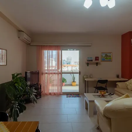 Appartement With Big Balcony Tirana